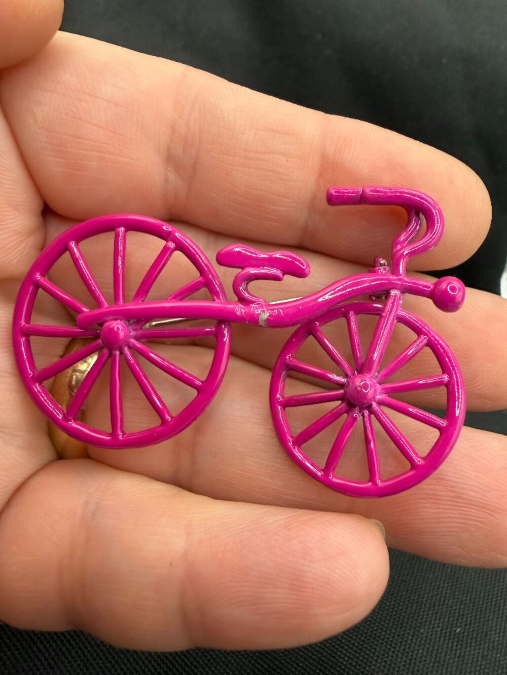 🚲 Vintage Hot Pink Penny Farthing Bicycle Brooch Pin: Retro Metal Novelty Badge